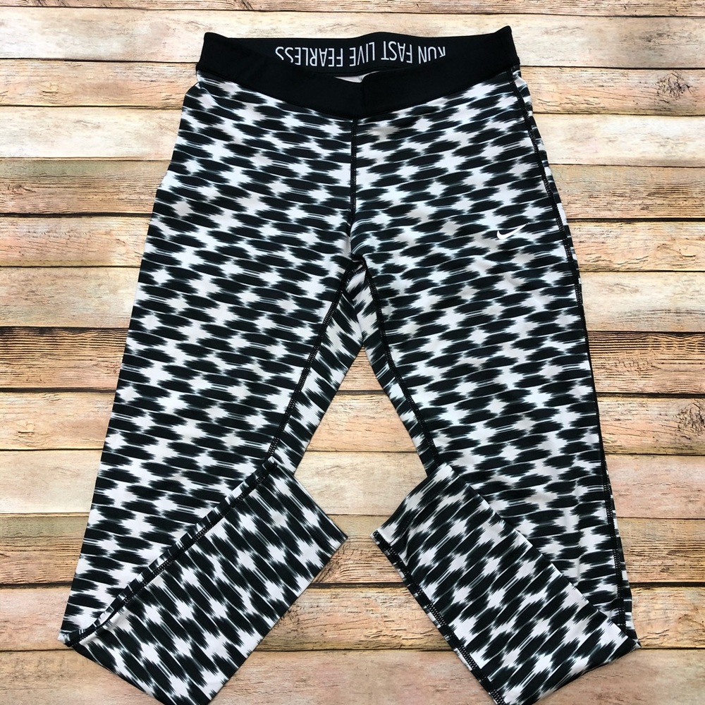 Nike Essential Dri-Fit Leggings - Picture 4 of 7